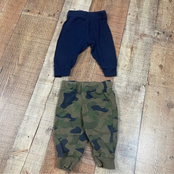 Cat & Jack 6-9 Months Fall Clothing Bundle Zipper Footie Bodysuit Pants Camo Dog - Picture 6 of 12